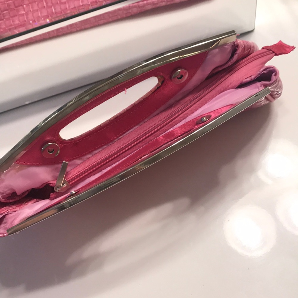 Small Clutch - Picture 5 of 8